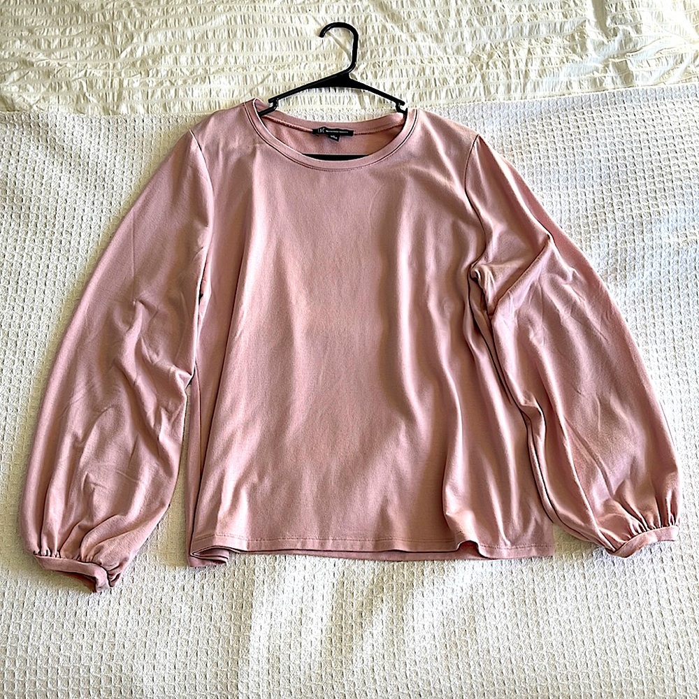 INC International concepts pink top with a slight puff sleeve, Size XL